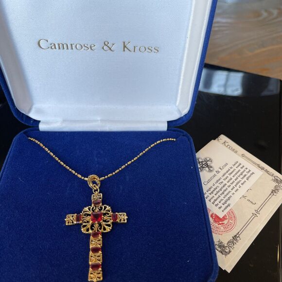 CAMROSE & KROSS Jacqueline Kennedy JBK Red & Gold Cross Necklace in Box - Picture 8 of 8